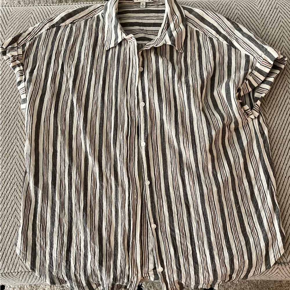 Wonderly Button Blouse